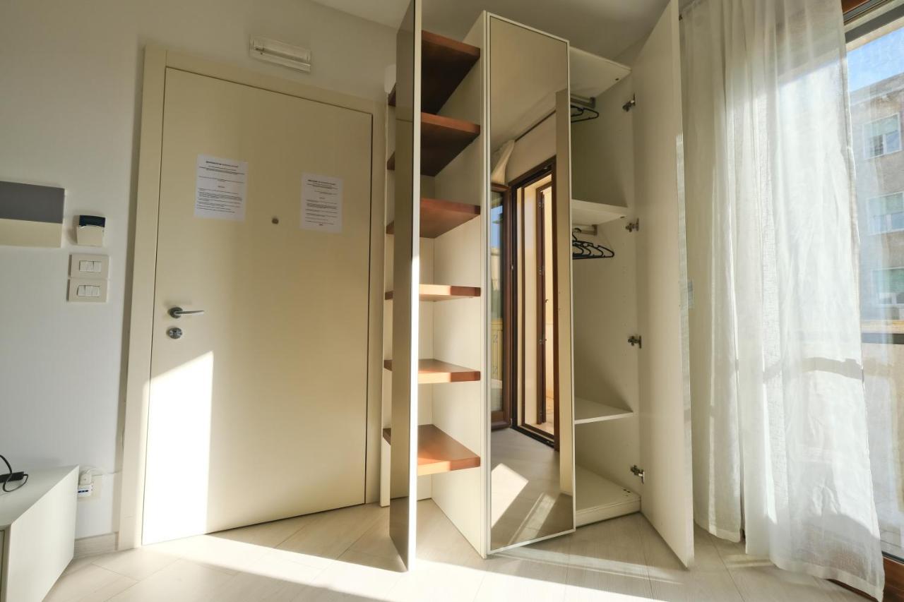 Modern House - 5 Stelle - Posto Auto Privato Apartment Brindisi Ngoại thất bức ảnh